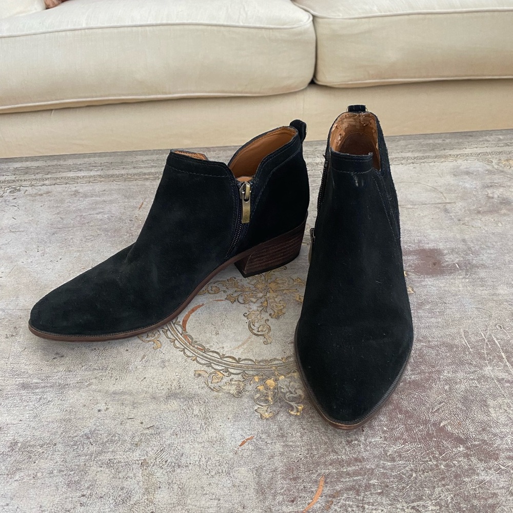Franco Sarto size 7 black suede ankle booties pointed toe zip up